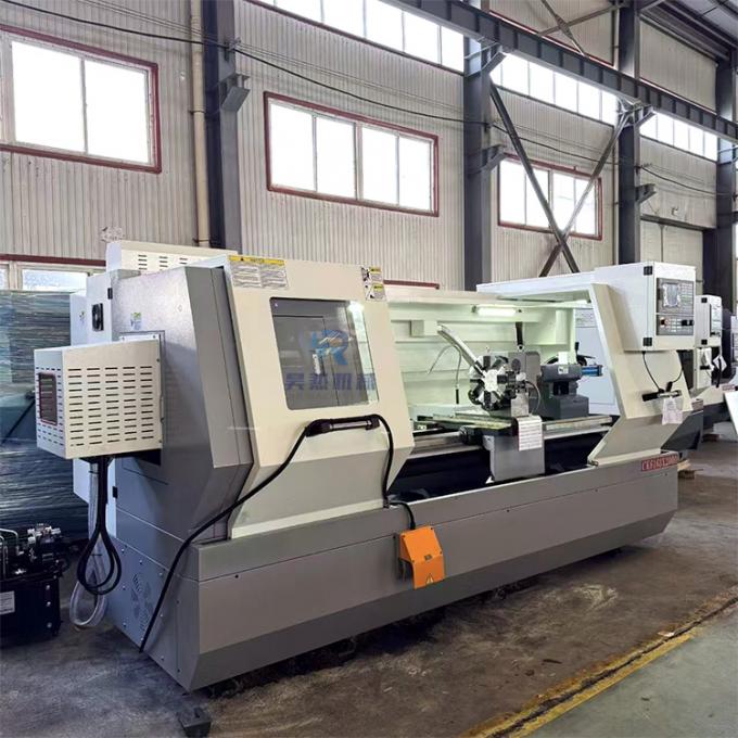 380V Ck6163 Máquina de torno CNC horizontal automática com furo de fuso de 105 mm 0