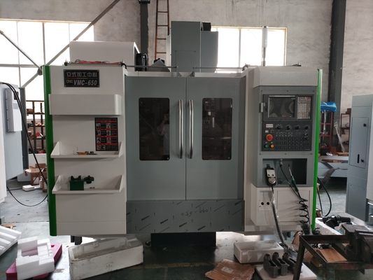 Centro fazendo à máquina 3 do vertical do CNC VMC650/4/5 máquinas de trituração do CNC da linha central