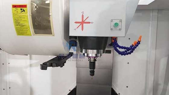 Máquina de trituração vertical de aço do CNC do metal do centro fazendo à máquina VMC850 do CNC
