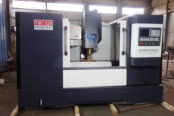 Máquina de moagem de centro de usinagem vertical CNC customizada VMC420 380V 50HZ