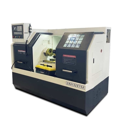 Máquina de torno CNC horizontal Ck6132 Máquina automática de torno CNC 380V 4KW