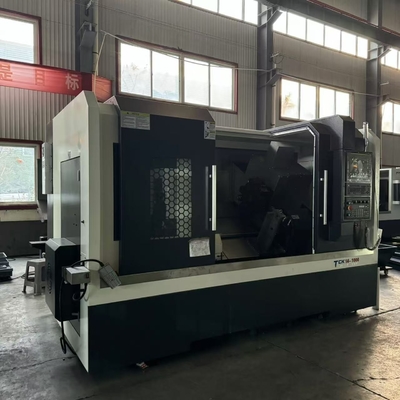 270mm X Axis Travel e Φ32 Boring Tool Tamanho Máquina de torneamento CNC Design amigável para o usuário
